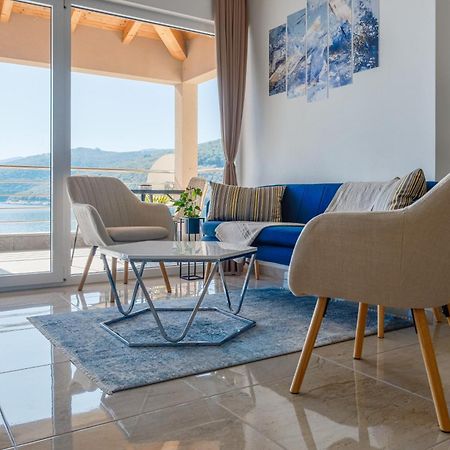 Seafront 2-Bedroom Apartment Nika - Рабац Екстер'єр фото