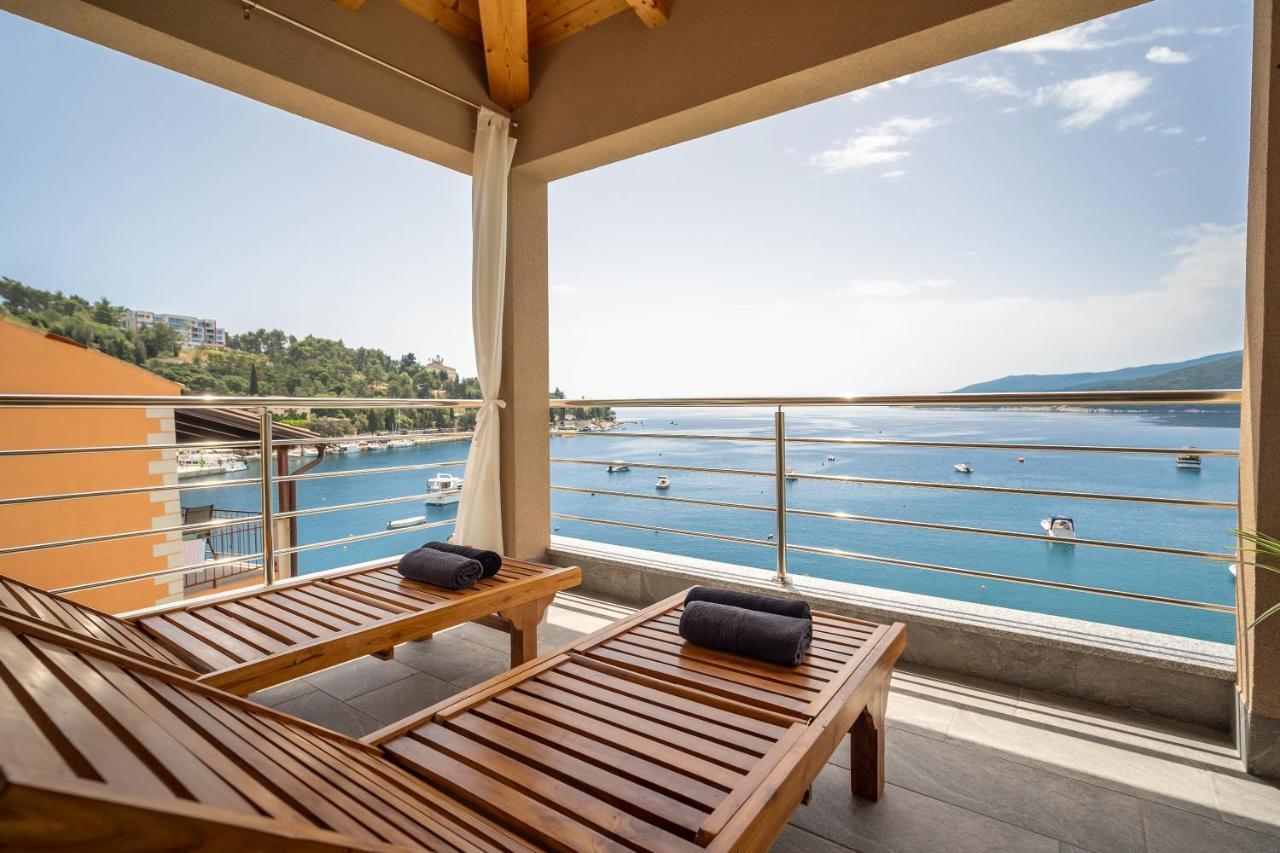 Seafront 2-Bedroom Apartment Nika - Рабац Екстер'єр фото