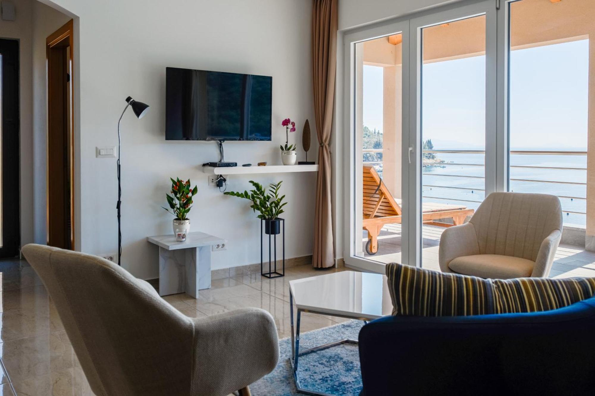Seafront 2-Bedroom Apartment Nika - Рабац Екстер'єр фото